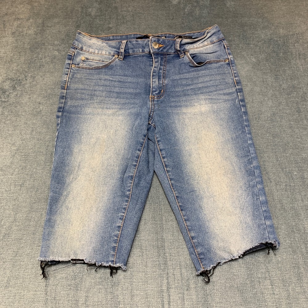 Tahari Kelly Bermuda Shorts Womens 10 Blue Denim Cotton Stretch Mid-Rise Skinny
